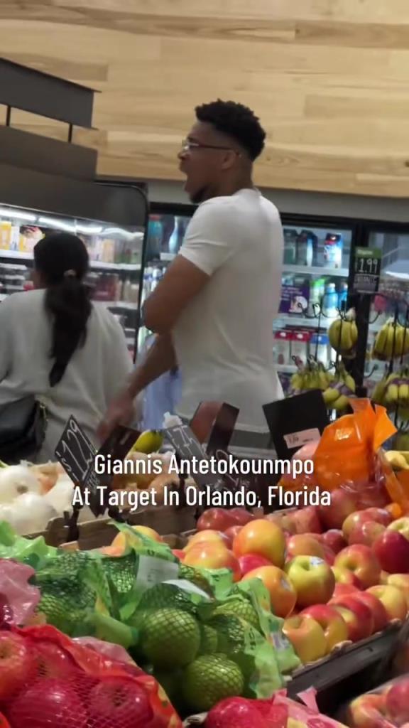 好男人??！字母哥在奧蘭多度假 陪妻子一起逛超市